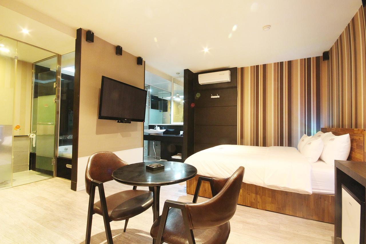 Hotel Zara Changwon Buitenkant foto