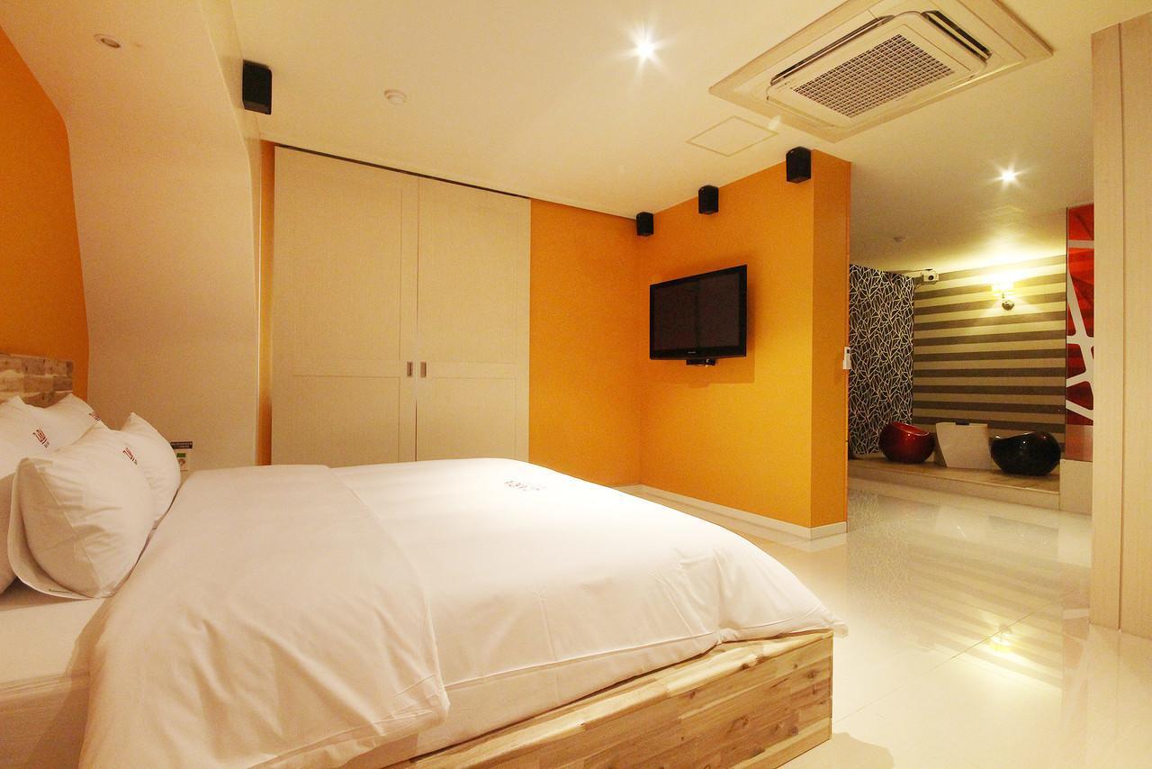 Hotel Zara Changwon Buitenkant foto