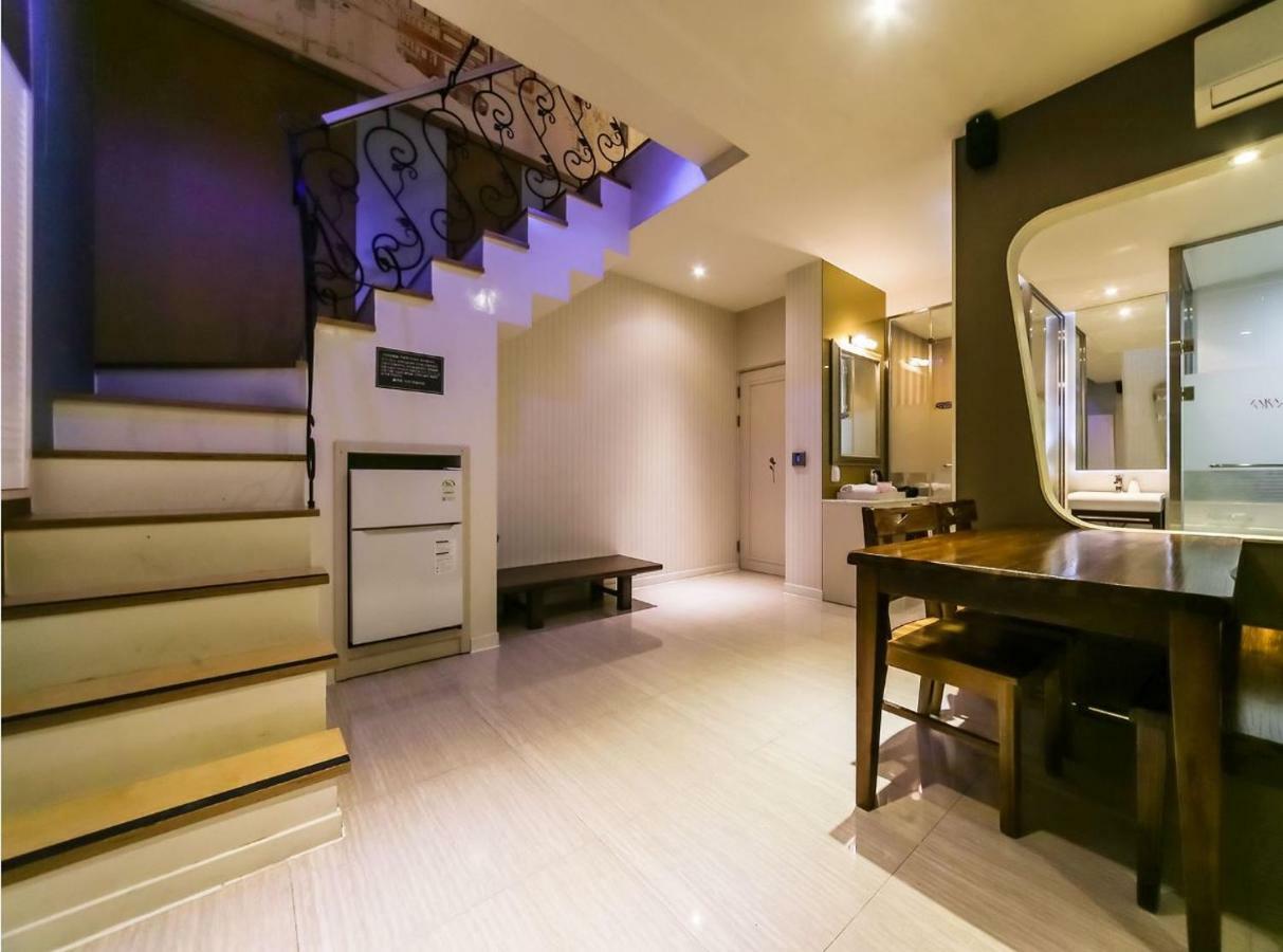 Hotel Zara Changwon Buitenkant foto
